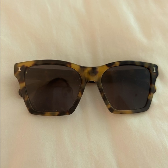illesteva sunglasses - handmade in Italy - Picture 1 of 3